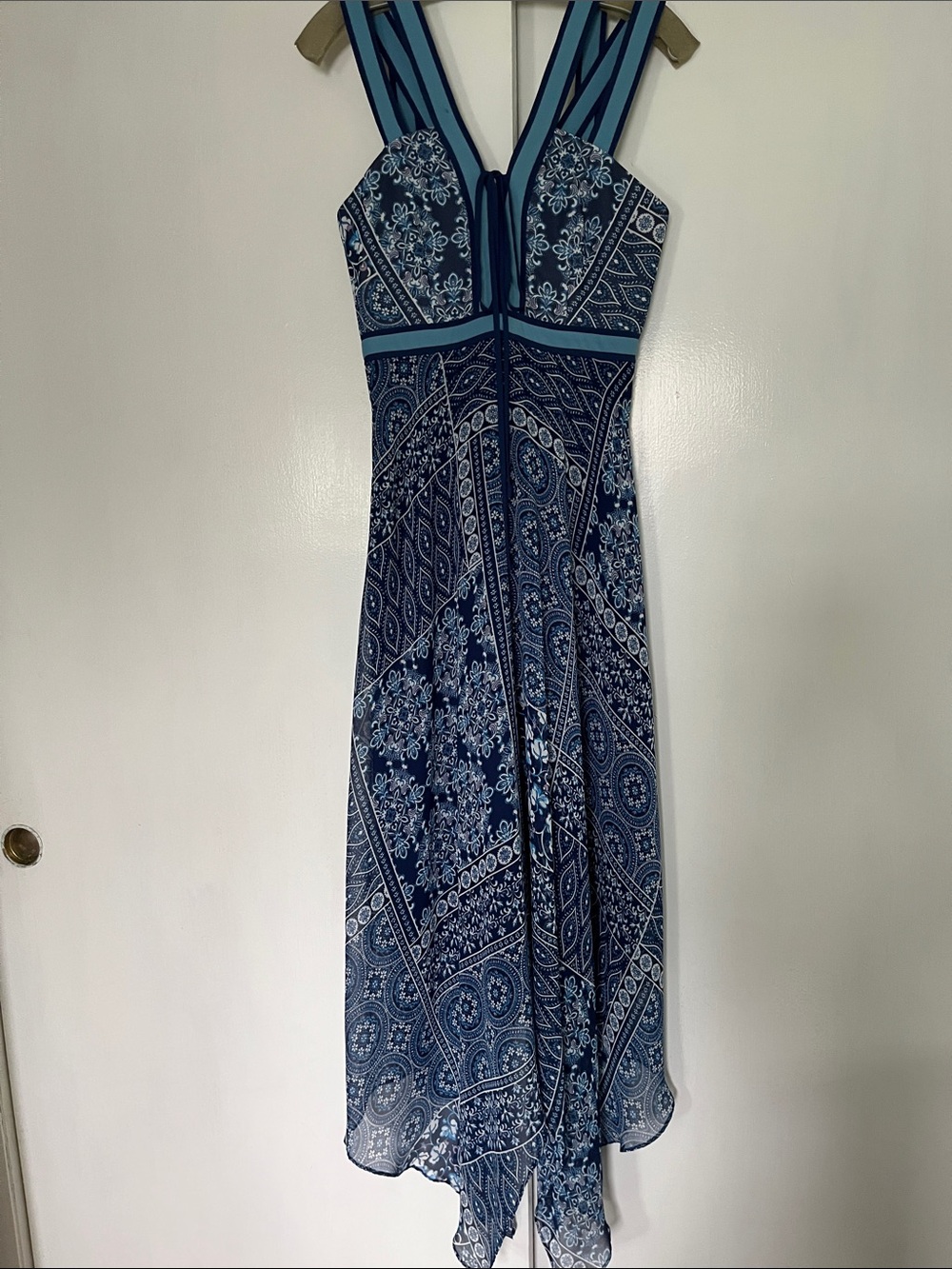 BCBG MaxaZariaBlue Patterned Strappy Midi Dress